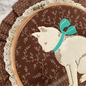 Vintage Cat Wall Art Embroidery Hoop Brown Calico Country Kitty 1980s Decor
